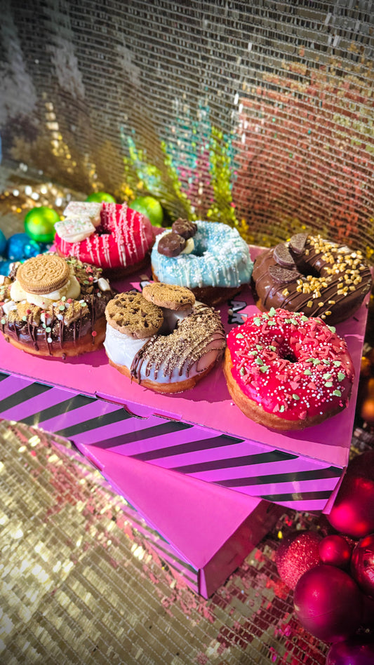 🎄 Christmas Doughnuts Box of 6 (Vegan-Friendly) 🎄